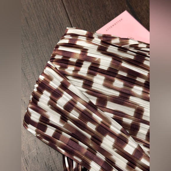 HELLO MOLLY LOVELINE CROP TOP BROWN, SIZE XS - Picture 4 of 6